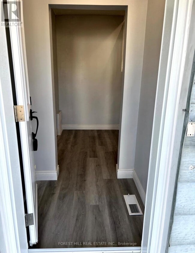 Photo - 16 Nassau St Unit 2