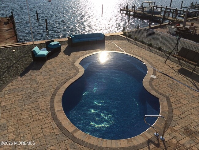 34 Harborside Dr E