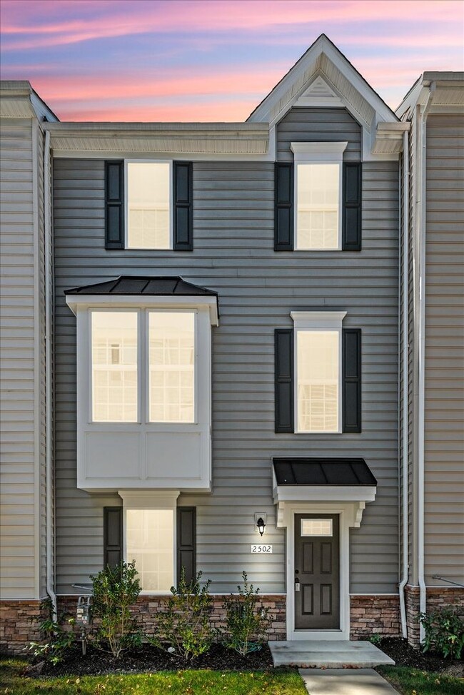 Beautiful 3-Bedroom Townhome close to Down... - Beautiful 3-Bedroom Townhome close to Down...