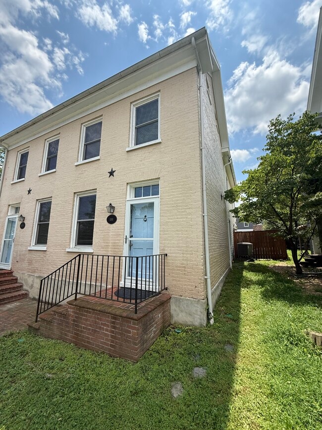 Photo - 1181 W Washington St Townhome
