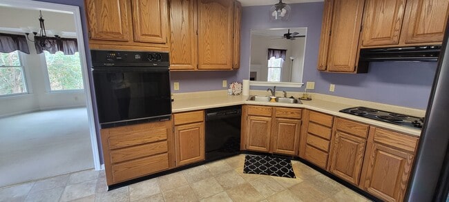 Photo - 105 Amick St