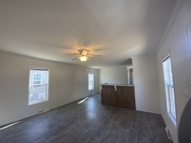 Building Photo - 4 Autumn Ct