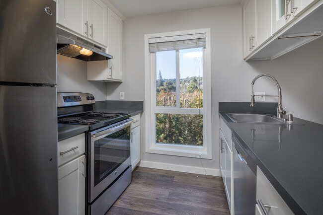 Photo - 540 Elm St Unit 26