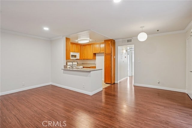 Photo - 11162 Camarillo St Unidad 106