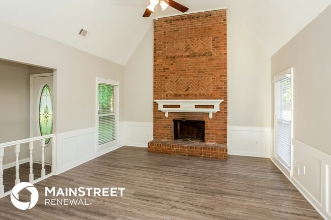 Photo - 4953 Brooksbank Cove N
