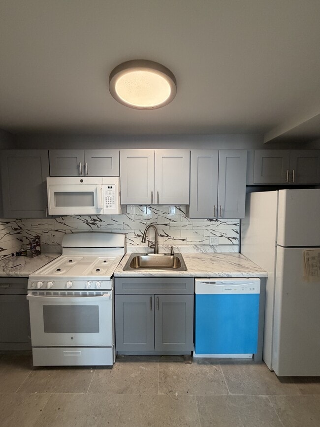 Photo - 1651 W Grange Ave Unit 2