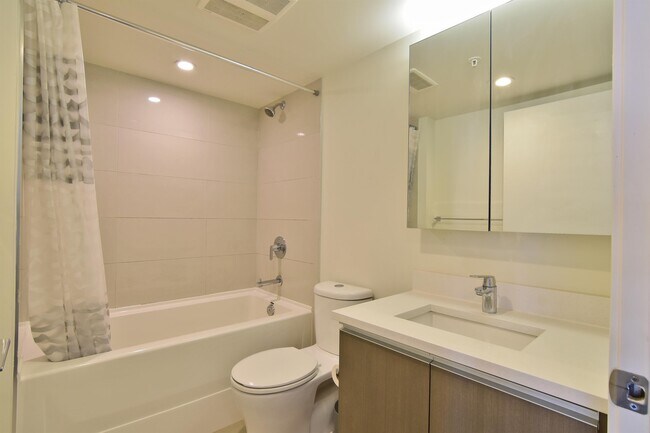 Photo - 1009 Harwood St