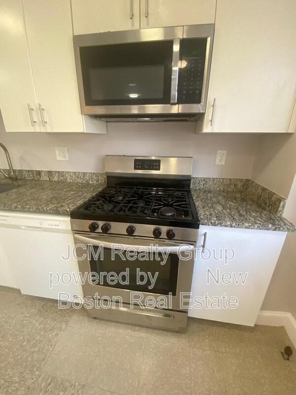 Building Photo - 42-44 Waverly Street Unit U6 / 3rd Floor