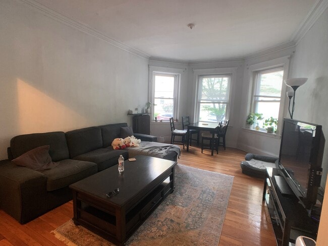 Photo - 154 Thorndike St Unit 3