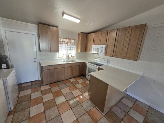 Photo - 124 9th Ave