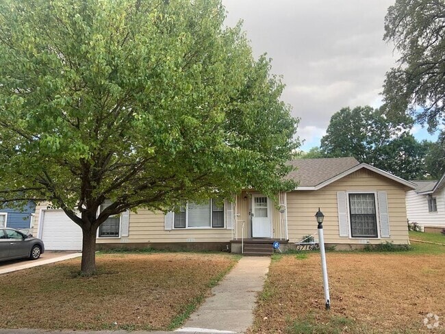 Building Photo - 3716 Parkwood St Rental