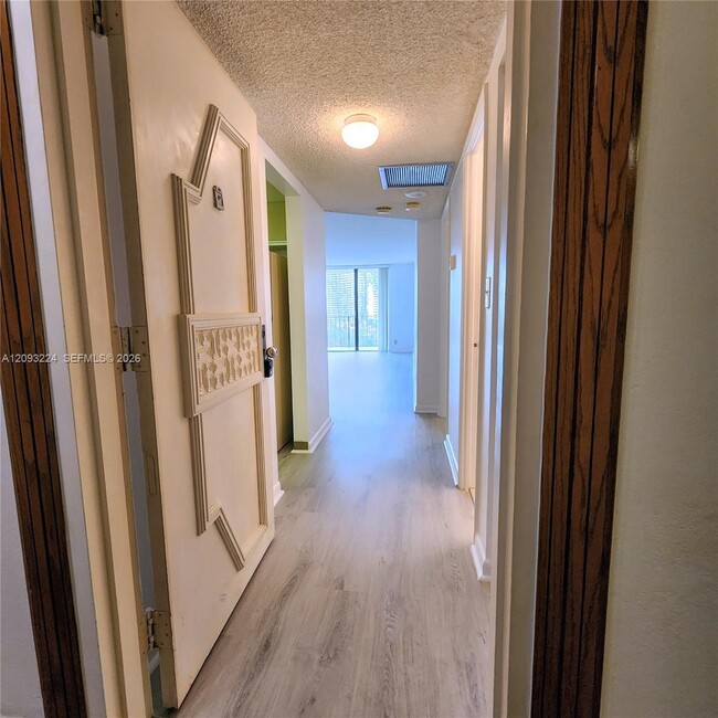 Photo - 18151 NE 31st Ct Unit 805