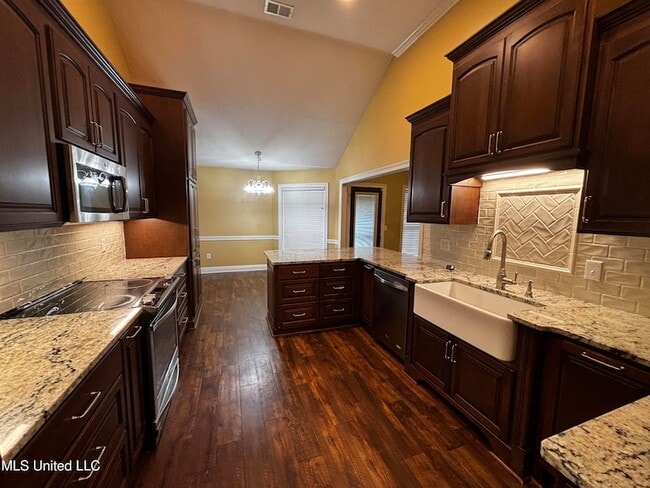 Photo - 538 Brighton Cir
