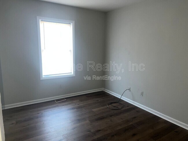 Photo - 1704 Charter Dr