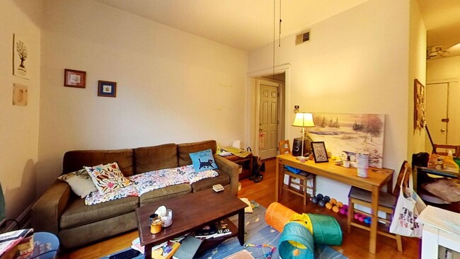 Building Photo - Top Floor Sheridan Park Studio Unit 4653 3E Rental