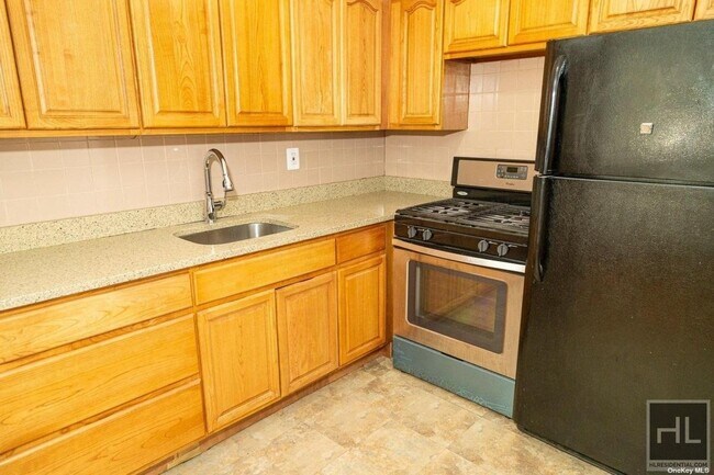 Photo - 168 PLACE Unit 1