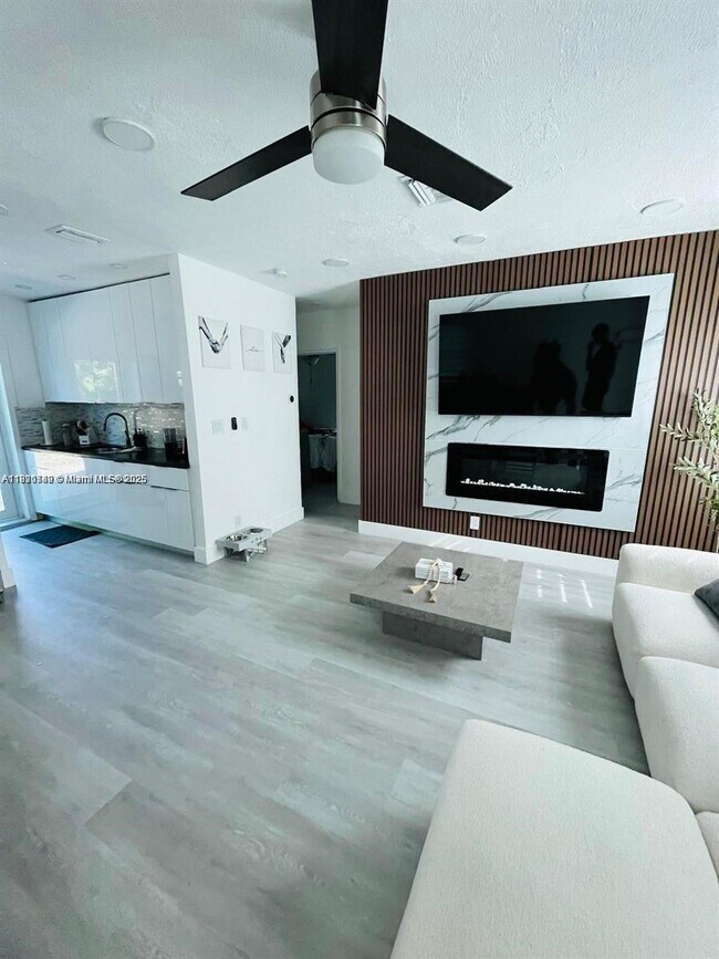 Photo - 872 NW 16th Terrace