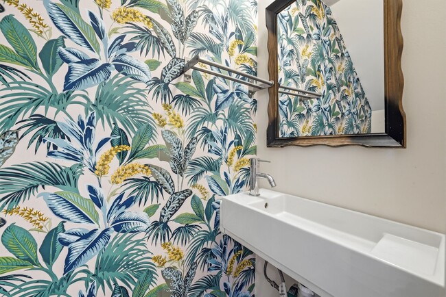 Photo - 707 15th St NE