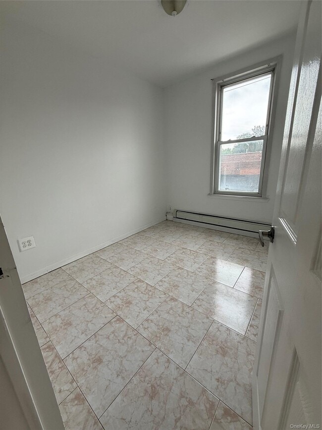 Photo - 60-20 60th St