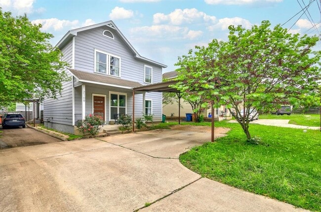 Photo - 2109 Maxwell Ln