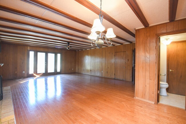 Photo - 3717 Bixler St