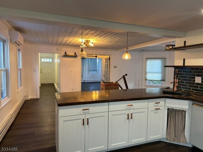 39 Midland Ave
