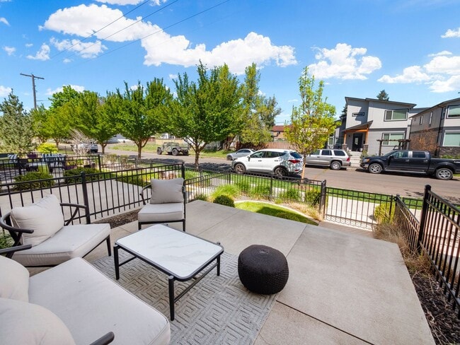 Photo - 2423 W Bridge Ave