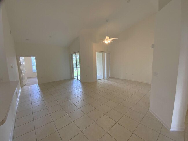 Photo - 1603 Prestwick Pl