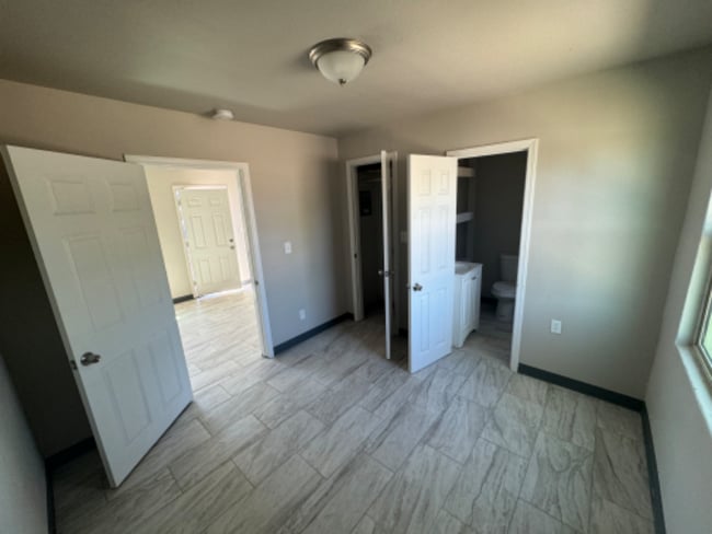 Photo - 301 W 44th St