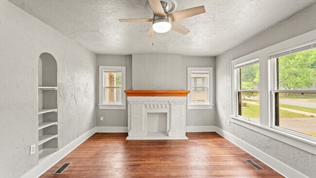 Photo - 318 NW 27th St Unit 318 NW 27TH ST  1