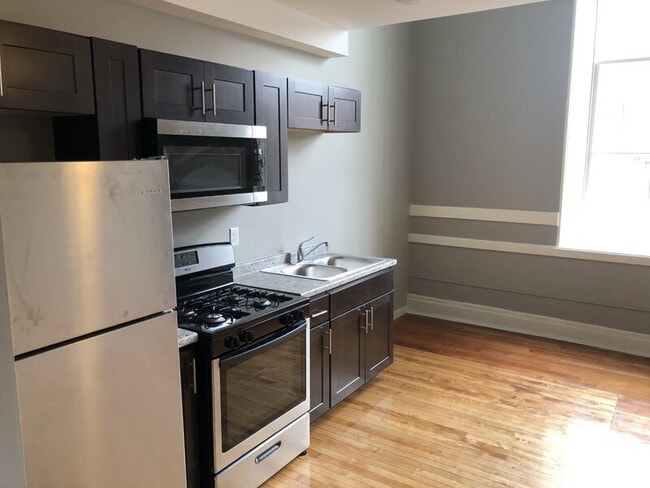 421 N Brady St Unit 10