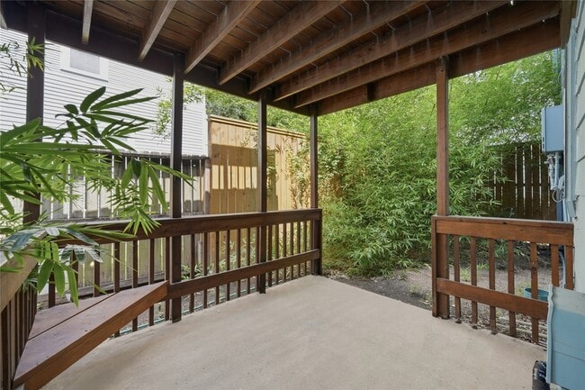 Photo - 217 E 12th St Unidad 3