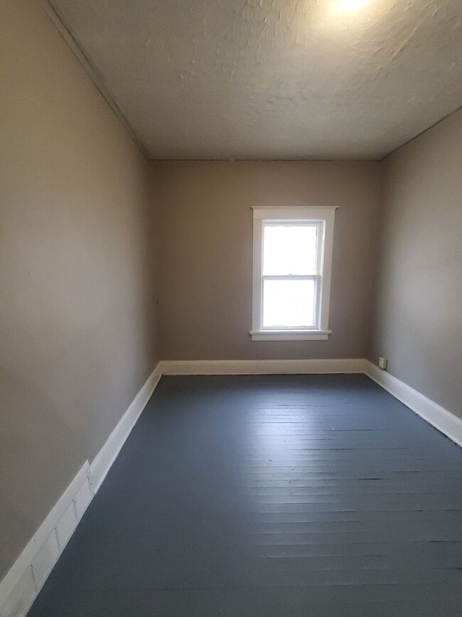 Building Photo - 2403-2405 N 39th St. (Duplex) (ACE PROPERTY) Unit 2405 Upper