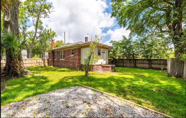 Photo - 2047 N Market St