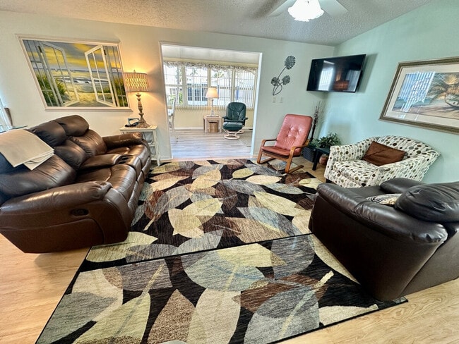 Building Photo - 564 Nettles Blvd