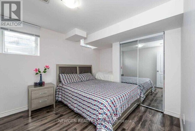 Photo - 24 Thornapple St