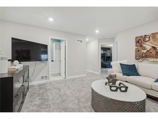 Photo - 5289 Long Pointe Pass