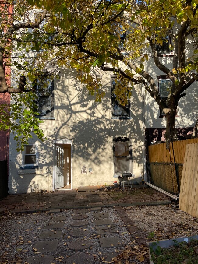 Photo - 19 Henry St Unit 1