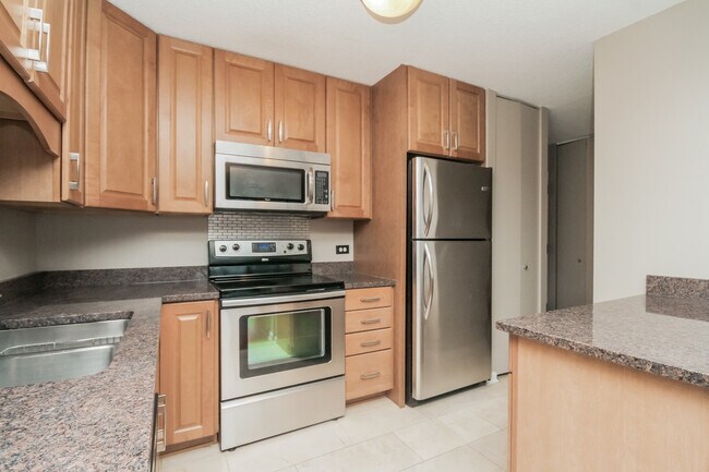 Photo - 10 E Ontario St