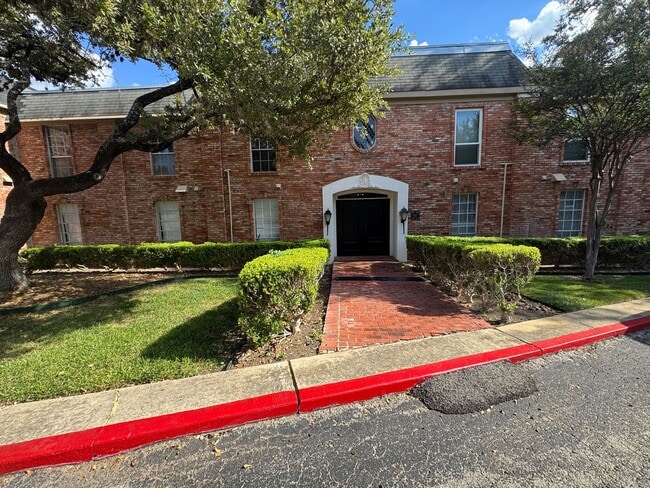 Photo - GREAT SPACIOUS CONDO | GATED | MEDICAL CEN... Unit 254