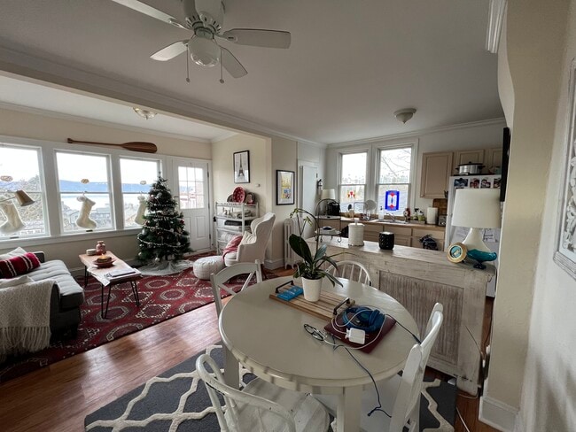 Photo - 10 S Eckar St Unidad Top Floor