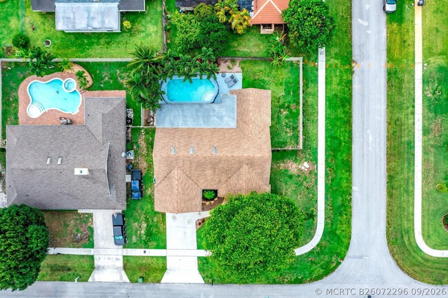 574 Juniper Pl
