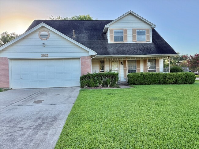 Photo - 2923 Cottonfield Way