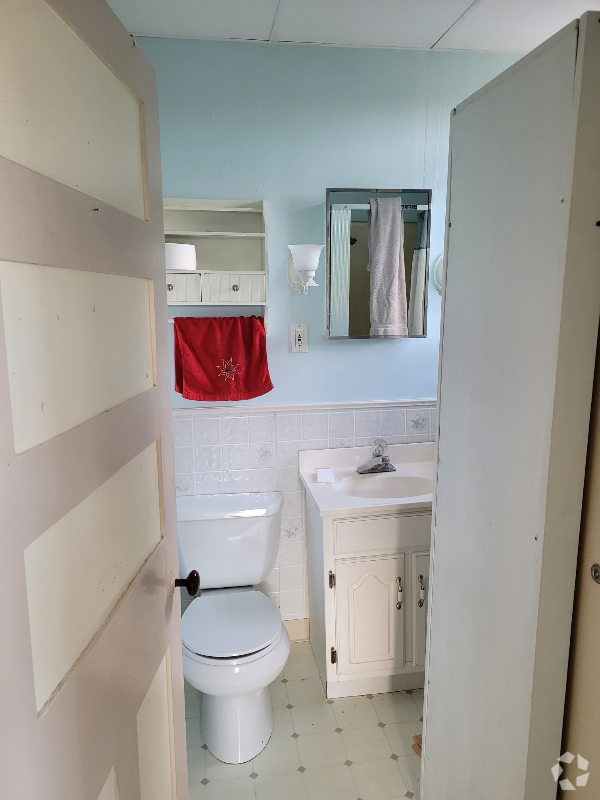 Building Photo - 45 S Main St Unit 5 Rental