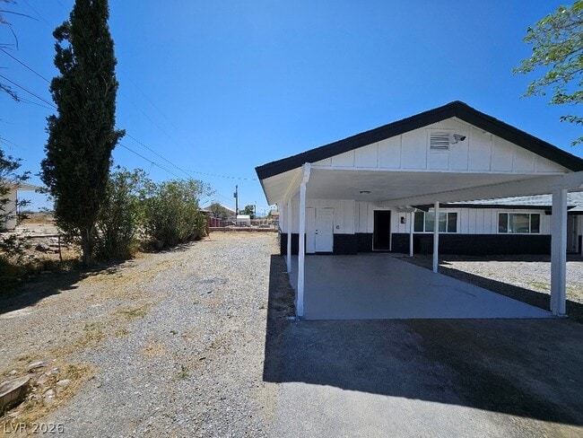 Photo - 1083 E Calvada Blvd