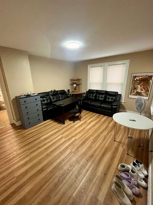 Photo - 128 Hawley St Unidad 2nd Floor