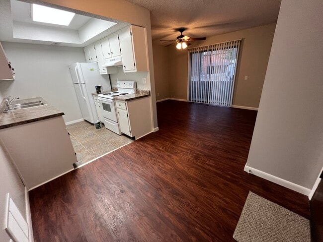 Photo - 411 Woodside Trail Unidad #D-2