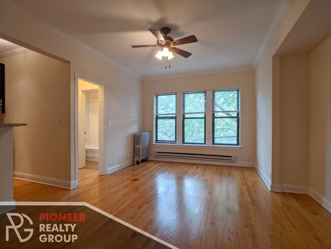 Photo - 4616 N Paulina St