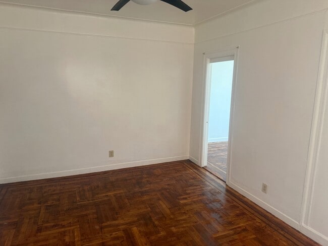 Photo - 10XX E 225th St