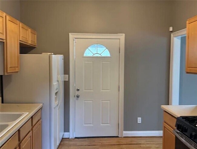 Photo - 777 Pryor St SW